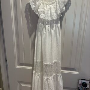 Charming White Lace Kids Formal Dress